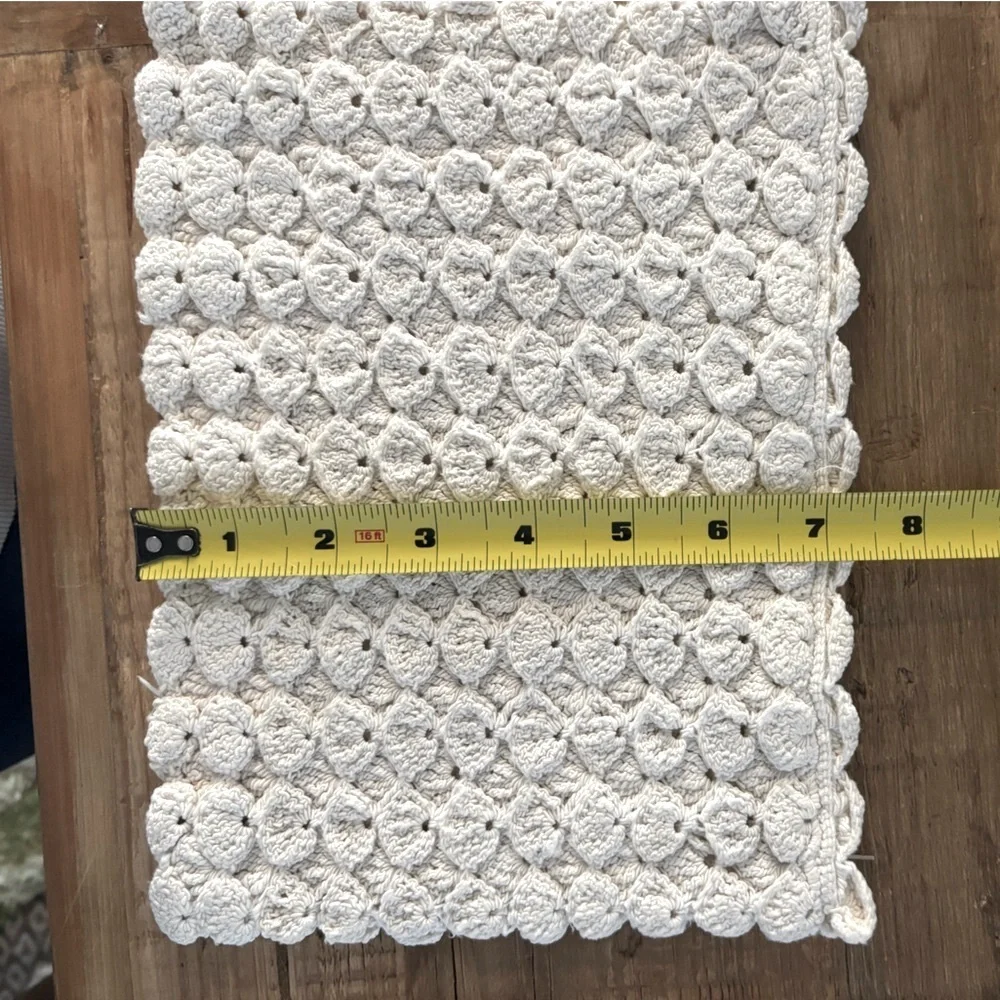 Scalloped Makeup Bag | Clutch. EUC 10”x7” Zippered | Ivory | Neutral